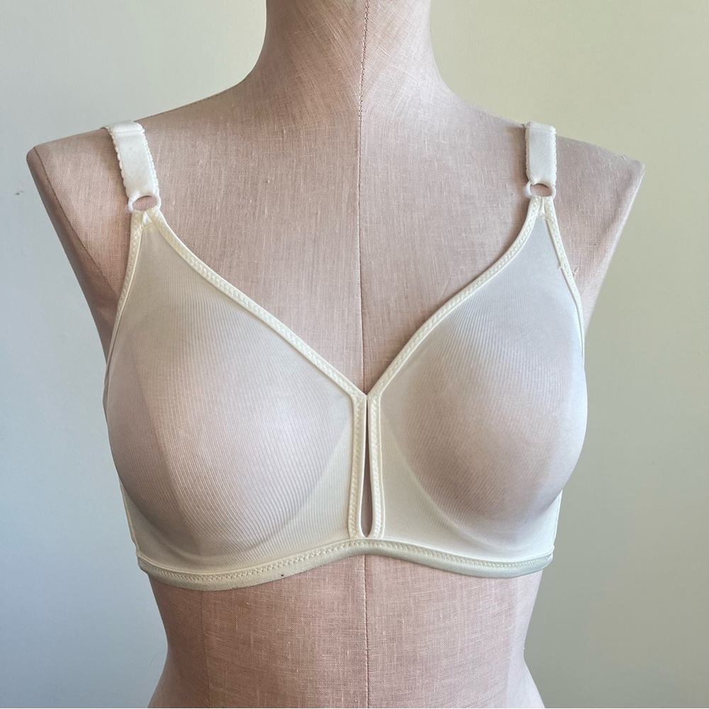 VTG Warner’s Fit to Be Tried Bra 34C